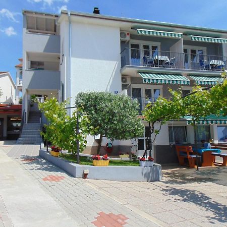 Apartments Marija Malinska Exterior photo