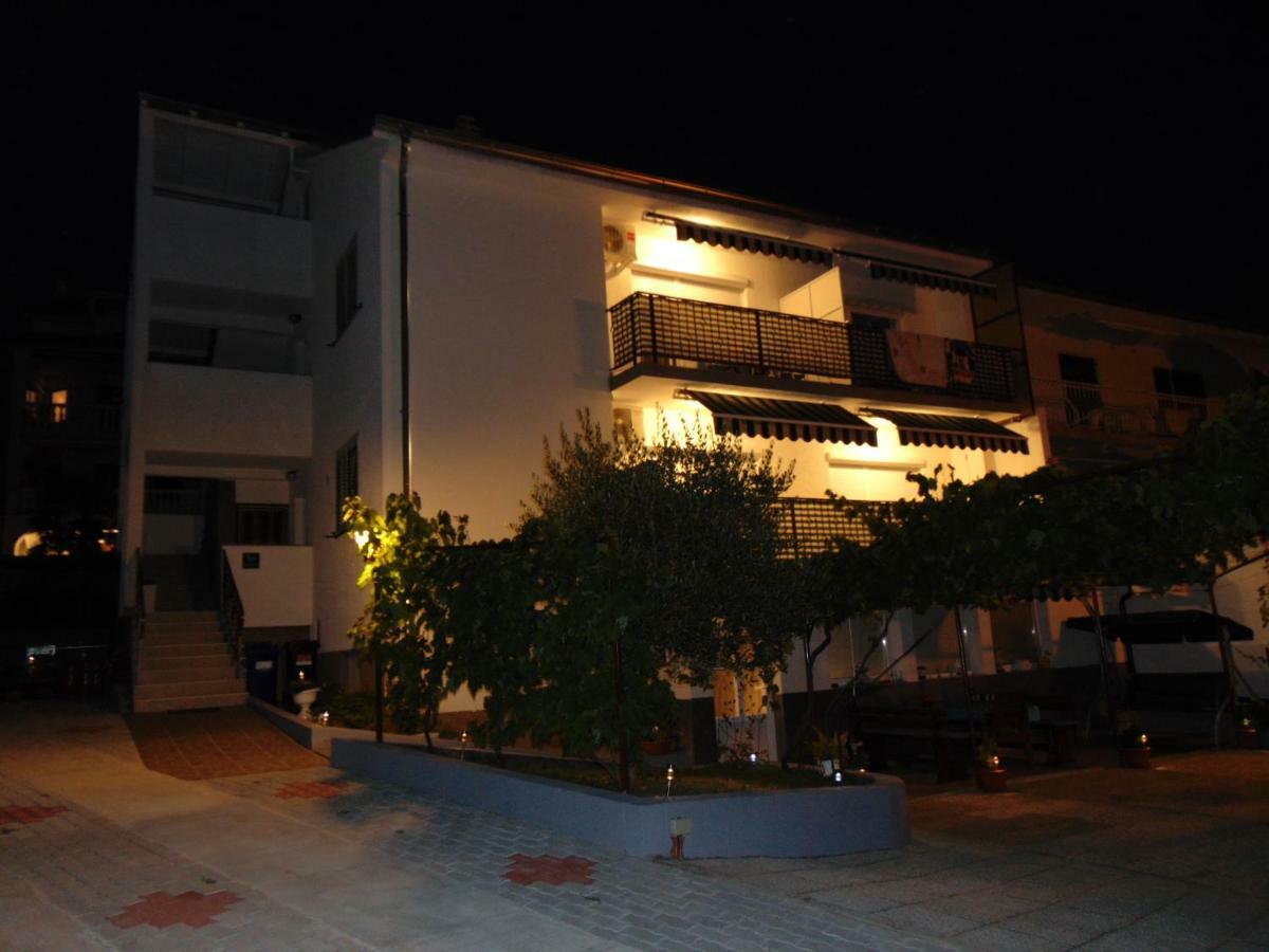 Apartments Marija Malinska Exterior photo