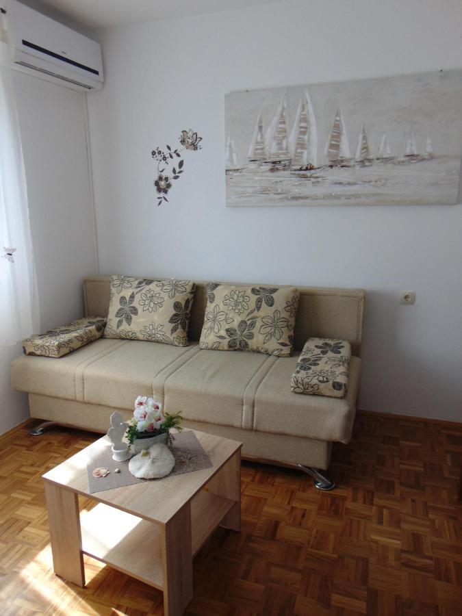 Apartments Marija Malinska Exterior photo
